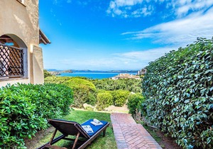 Cala del Faro in Porto Cervo