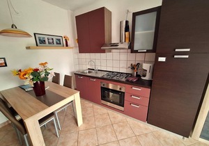 Sunny, pet-free holiday flat in Orosei