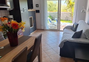 Sunny, pet-free holiday flat in Orosei
