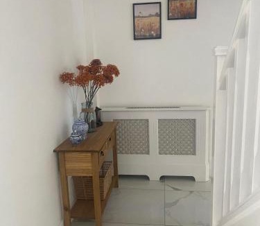 East Grinstead House | 2 Orchard Farm Cottages, Sleeps 10, Large Garden