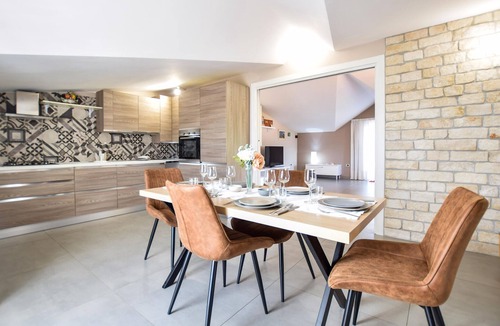 Avella Apartment | 3 bedroom amazing apartment in Avella