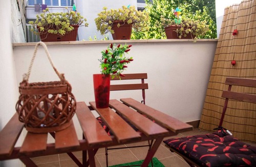 Triggiano House | A colorful, welcoming oasis of relaxation