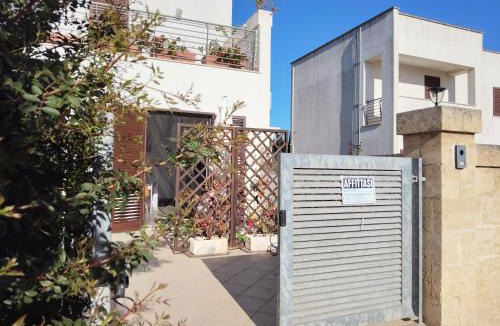 Santa Maria di Leuca Apartment | A stone's throw from the sea and garage