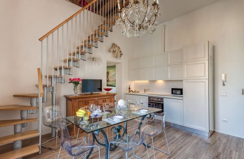 San Frediano Apartment | A stunning recently renovated 3-bedroom, 2-bathroom home