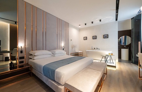 Chiaia Bed & Breakfast | Agra Suites