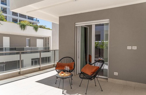 Municipio 2 Apartment | AM156 Bari Apt 241 Urban Suite with Terrace & WiFi