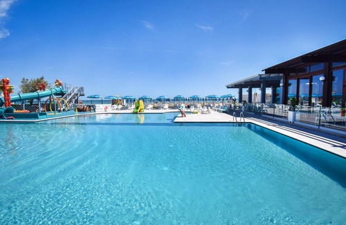 Torino di Sangro House | Amazing home in Torino di Sangro with swimming pool