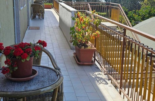 Paestum Apartment | Apartment 9 with Sea View, Wi-Fi, and Air Conditioning