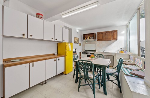 Iglesias Historic Centre Apartment | Apartment 'Amelia' with Private Garden, Wi-Fi and Air Conditioning