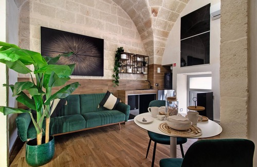 Fasano Apartment | Apartment 'Angelsuite' with Wi-Fi and Air Conditioning