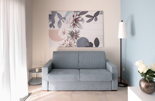 Syracuse Apartment | Apartment 'Aphrodite' with Shared Pool, Wi-Fi and Air Conditioning