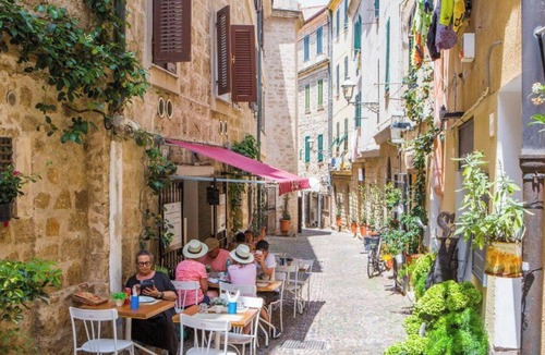 Alghero Apartment | Apartment 'Appartamento Beglia Alguer' with Balcony, Wi-Fi and Air Conditioning