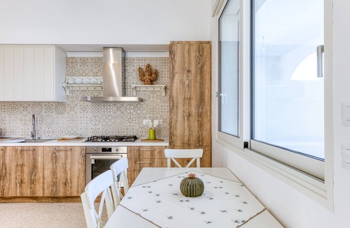 Marina San Gregorio Apartment | Apartment 'Baia Dei Sogni - Terrae' with Sea View, Wi-Fi and Air Conditioning