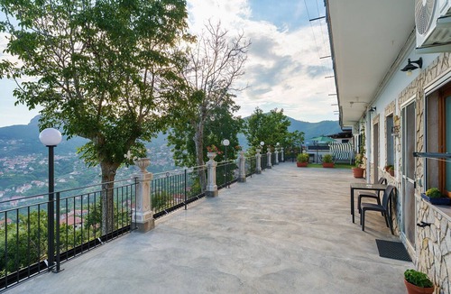 Agerola Apartment | Apartment 'Bella Veduta Sun' with Balcony, Sea and Mountain View
