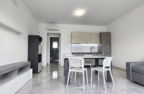 Torre San Giovanni Apartment | Apartment 'Bilocale in Centro T San Giovanni' with Private Terrace, Balcony and Air Conditioning
