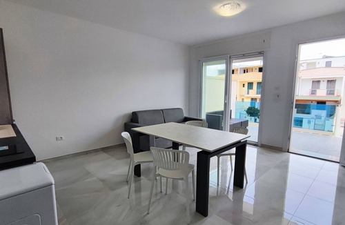 Torre San Giovanni Apartment | Apartment 'Bilocale in Centro T San Giovanni' with Private Terrace, Balcony and Air Conditioning