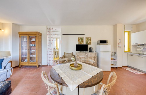 Santa Maria di Leuca Apartment | Apartment 'Bouganville' with Sea View, Wi-Fi and Air Conditioning
