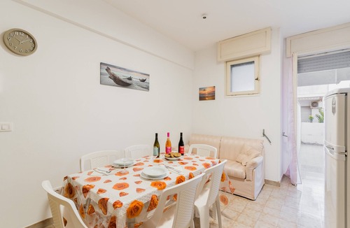 Baia Verde Apartment | Apartment 'Casa Tramacere' with Shared Terrace and Air Conditioning