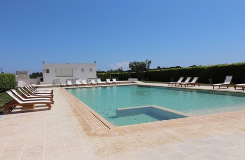 Otranto Apartment | Apartment 'Casa Vacanza Primitivo di Manduria' near the beach with shared pool and Wi-Fi