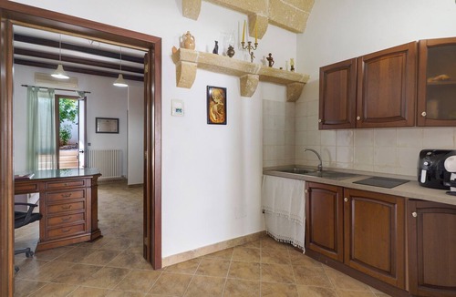 Sannicola Apartment | Apartment 'Dimora Collina 1' with Wi-Fi and Air Conditioning