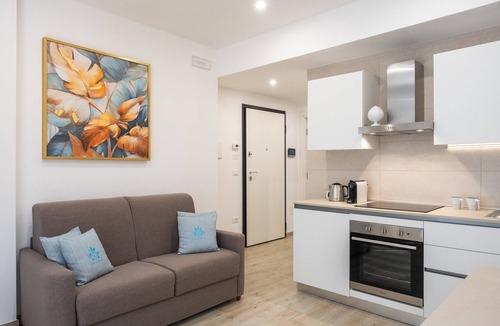 Otranto Apartment | Apartment "Dimora Idrusa" with Parking, Private Terrace, WiFi and Air Conditioning