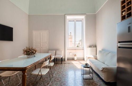 Galatina Apartment | Apartment 'Dimora Mandorino' with Balcony, Wi-Fi and Air Conditioning