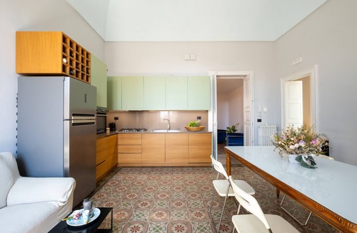 Galatina Apartment | Apartment 'Dimora Mandorino' with Balcony, Wi-Fi and Air Conditioning