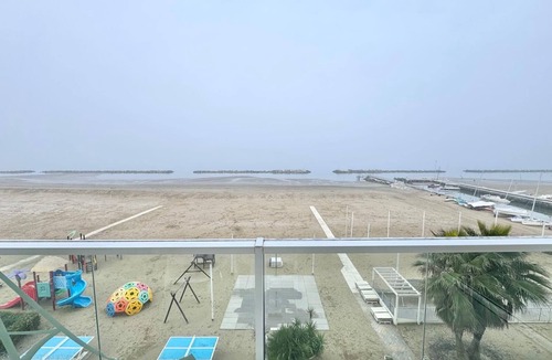 Viserbella Apartment | Apartment directly on the beach, 2 bedrooms and 2 bathrooms.