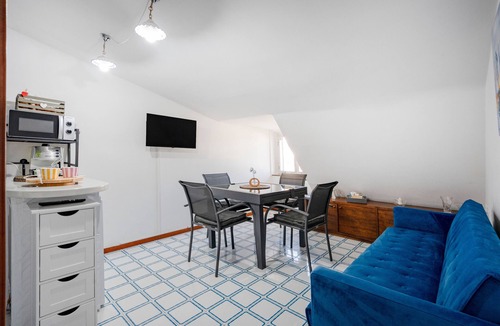 Torre a Mare Apartment | Apartment 'Due Passi' with Sea View, Wi-Fi and Air Conditioning