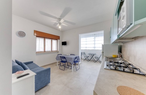 Torre San Giovanni Apartment | Apartment 'Franza 2' with Air Conditioning