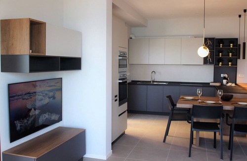 Il Monte Apartment | Apartment 'Gallipoli Waterfront' with Sea View, Balcony and Air Conditioning