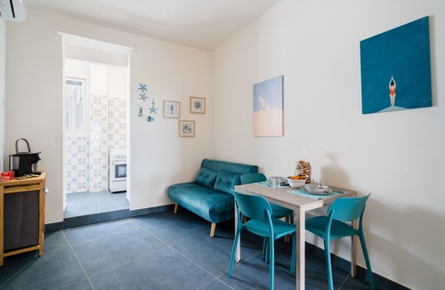 Lido Conchiglie Apartment | Apartment 'Best Sunset - Smeraldo' with Mountain View, Wi-Fi and Air Conditioning