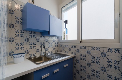 Lido Conchiglie Apartment | Apartment 'Best Sunset - Smeraldo' with Mountain View, Wi-Fi and Air Conditioning