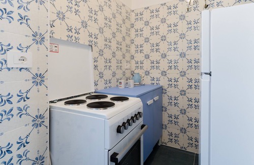 Lido Conchiglie Apartment | Apartment 'Best Sunset - Smeraldo' with Mountain View, Wi-Fi and Air Conditioning