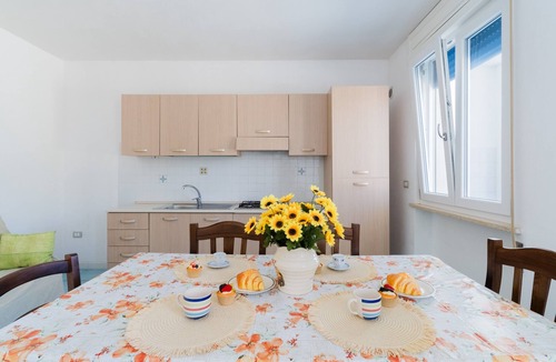 Marina di Mancaversa Apartment | Apartment 'Residence La Perla - Zaffiro' with Balcony and Air Conditioning