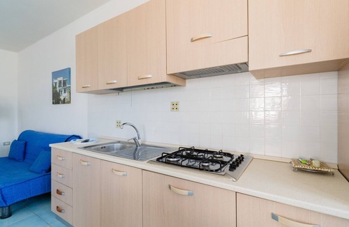 Marina di Mancaversa Apartment | Apartment 'Residence La Perla - Rubino' with Balcony and Air Conditioning