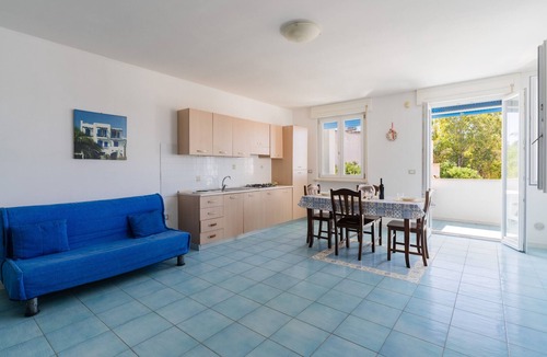 Marina di Mancaversa Apartment | Apartment 'Residence La Perla - Rubino' with Balcony and Air Conditioning