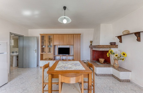 Castrignano del Capo Apartment | Apartment 'Villino Scapucci' with Sea View, Private Terrace and Air Conditioning