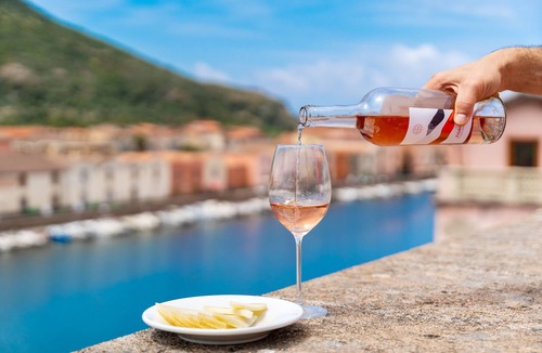 Bosa Historic Centre Apartment | Apartment 'L'attico Sul Fiume' with Private Terrace, Wi-Fi and Air Conditioning