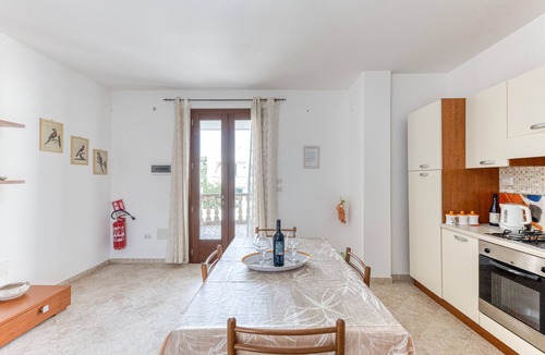 Castro Marina Apartment | Apartment 'La Casa Di Katia' with Private Terrace, Wi-Fi and Air Conditioning