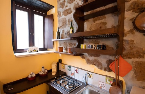 Sutri Apartment | Apartment 'Lucky Home' with Wi-Fi and Air Conditioning