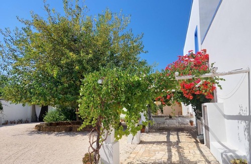 Polignano a Mare Apartment | Apartment 'Masseria San Martino' with Shared Pool, Wi-Fi and Air Conditioning