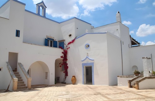 Polignano a Mare Apartment | Apartment 'Masseria San Martino' with Shared Pool, Wi-Fi and Air Conditioning