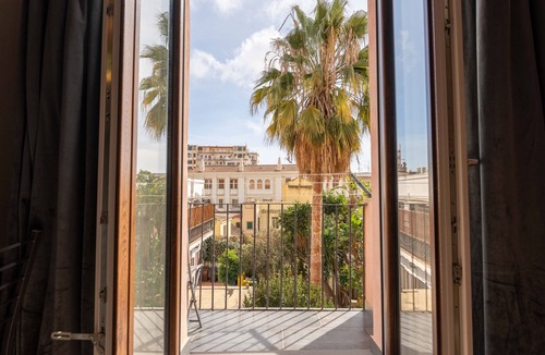 Historic Castle District Apartment | Apartment 'Myo Cagliari- Suite 4' with Balcony, Wi-Fi and Air Conditioning