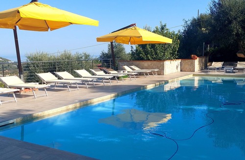 Peschici Apartment | Apartment on the ground floor of panoramic villa