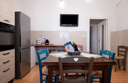 Cisternino House | Apartment 'Petronella' with Private Pool, Private Terrace and Private Garden