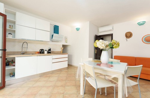 Limpiddu Apartment | Apartment 'Sa Murta Bianca' with Mountain View, Wi-Fi, and Air Conditioning