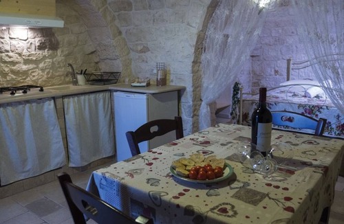 Martina Franca House | Apartment 'Trullo Fico' with Shared Pool, Shared Terrace and Wi-Fi
