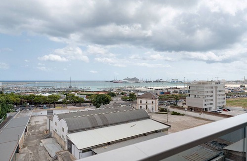 Municipio 3 Apartment | Apartment 'U Gnore - Riccio Room' with Sea View, Wi-Fi and Air Conditioning