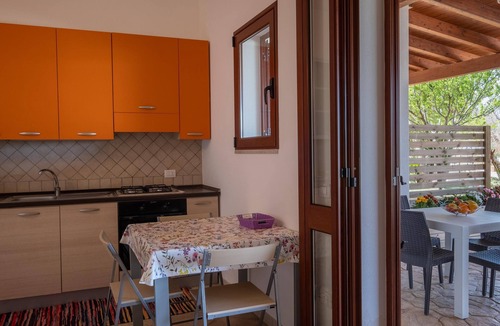 Uggiano la Chiesa Apartment | Apartment 'Villa Maddalena - Monolocale 2' close to the Sea with Garden & Wi-Fi